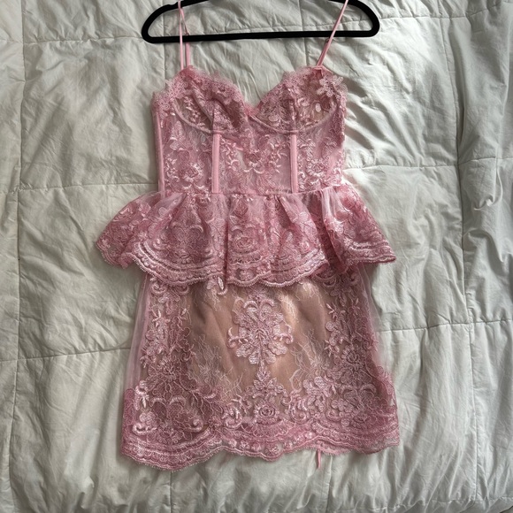 V CHAPMAN POPPY DRESS IN PINK LAVENDER - Picture 2 of 7